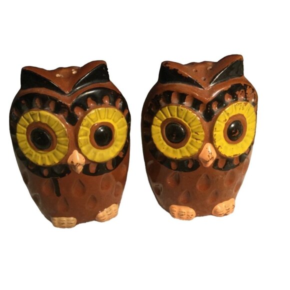Owl Salt and Pepper Shaker Set- brown/ yellow Large 4.5 inches - Picture 1 of 6